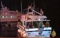 הספינה Dignity טרם יציאתה מקפריסין ב- 29 בדצמבר